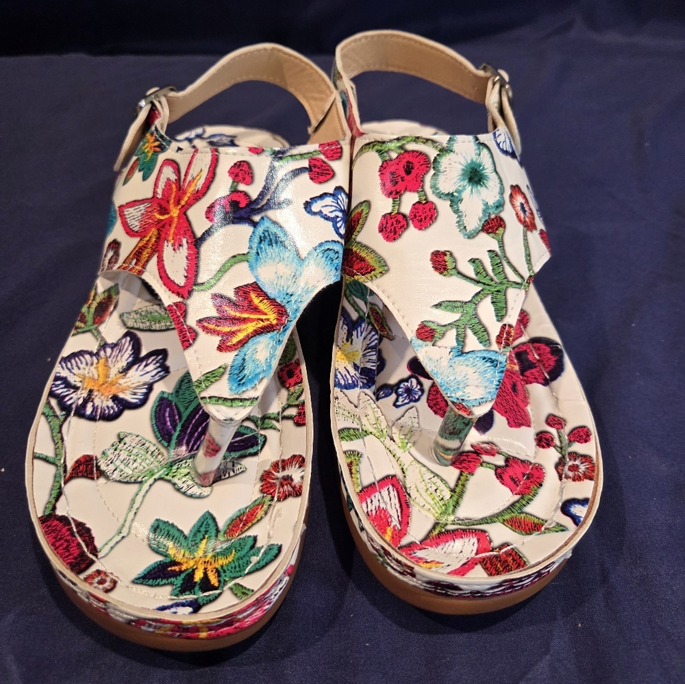 Open Toe Floral Sandals